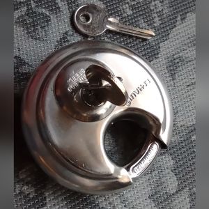 Storage lock with two keys